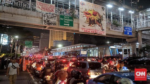 Persija Juara, Jalan-jalan di Kawasan Senayan Macet Total