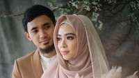 Achmad Hulaefi dan LIndswell kwok tampak serasi mengenakan blazer dan gaun dalam akun Instagram Diera Bachir. Sebelumnya, mereka sesama pewushu pelatnas.  (Instagram Diera Bachir)