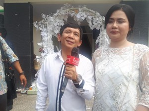 Gandeng Wanita ke Nikahan Daus Mini, Ginanjar Siap Nikah Lagi Tahun Depan