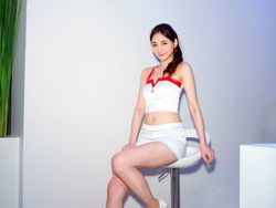 Potret Liu, Model Menawan yang Suka Jual Ikan di Pasar