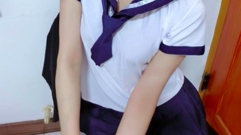 Sang ibu kemudian mengatakan bahwa putrinya ini sudah biasa membantunya jika sedang pulang dan tidak bekerja.  Foto: Facebook