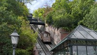 Buda Castle Funicular, Hungaria, dibuka pada tahun 1870, dirancang untuk menganggut para pegawai yang berkerja di Distrik Castle. Foto: europeanbestdestinations.com