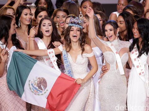 Vanessa Ponce saat dinobatkan jadi Miss World 2018
