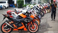 CE Day kali ini diramaikan dengan hadirnya pebalap-pebalap dan juga mekanik Astra Honda Racing Team (AHRT) yang telah memiliki pengalaman di ajang balap internasional.  Foto: Grandyos Zafna