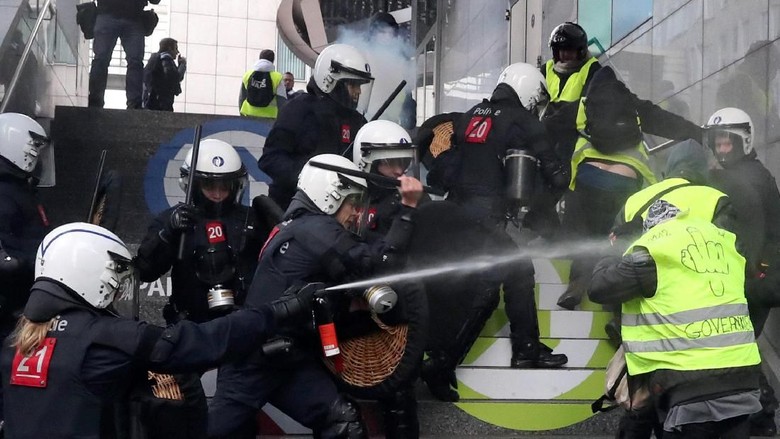Tambah Lagi, 400 Demonstran Rompi Kuning Ditangkap Polisi Belgia Tambah Lagi, 400 Demonstran Rompi Kuning Ditangkap Polisi Belgia