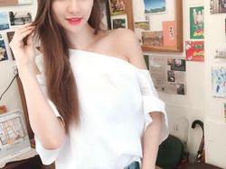 Potret Liu, Model Menawan yang Suka Jual Ikan di Pasar