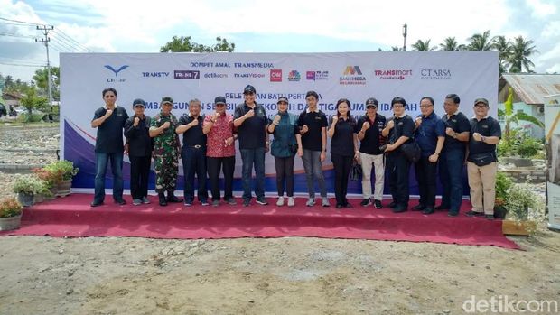 CT tanam batu pertama pembangunan 9 Sekolah dan 3 masjid.