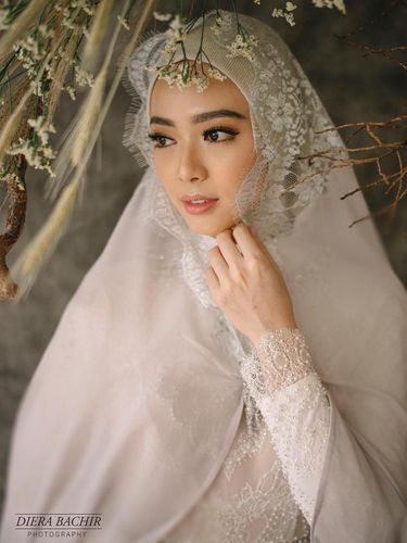 Cantiknya Lindswell Kwok di Foto Post-Wedding Setelah Resmi Menikah
