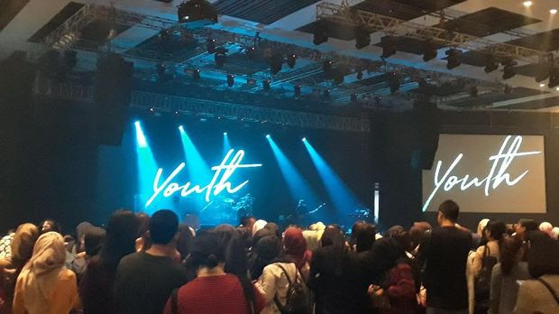 DAY6 Panaskan MyDay di Konser Jakarta