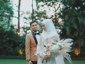 Menikah, Lindswell Kwok Pilih Dekorasi Pelaminan Gaya Modern Minimalis
