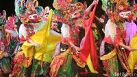 Koreografi bertema Teji Setro Asnawi umpamanya. Tari yang dibawakan para seniman dari Kecamatan Bangorejo dan sekitarnya itu mengisahkan tumbuhnya seni jaranan di Banyuwangi.