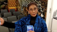 Setelah itu, Susi juga mengajak para delegasi Indonesia untuk berkeliling Paviliun Indonesia sambil menjelaskan seluruh informasi yang tersaji di area paviliun Indonesia.