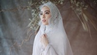Penampilan LIndswell Kwok mendapatkan pujian dari netizen. (Instagram Diera Bachir)