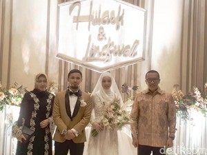 Menpora Imam Hadiri Resepsi Pernikahan LIndswell Kwok dan Hulaefi