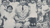 Presiden pertama Republik Indonesia, Soekarno yang biasa dipanggil Bung Karno, lahir di Blitar, Jawa Timur, 6 Juni 1901 dan meninggal di Jakarta, 21 Juni 1970. Ayahnya bernama Raden Soekemi Sosrodihardjo dan ibunya Ida Ayu Nyoman Rai. Getty Images  
