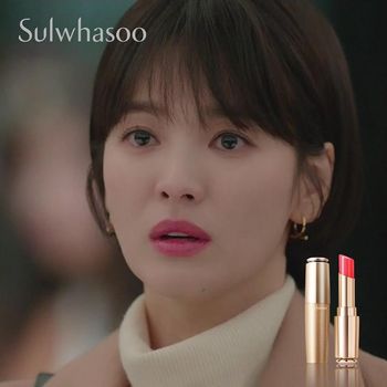 Cantiknya Song Hye Kyo Pakai Lipstik Hadiah dari Park Bo Gum