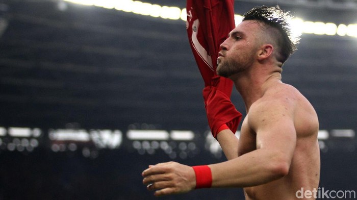 Sepasang gol Marko Simic membawa Macan Kemayoran menang 2-1 atas Mitra Kukar untuk memastikan diri mengangkat trofi Liga 1.