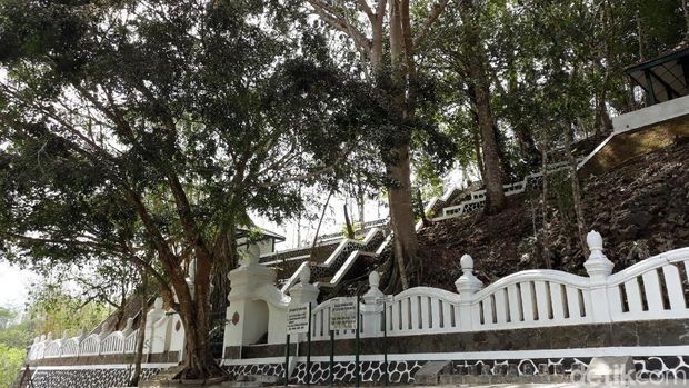 Mbang Lampir, Petilasan Yang Ramai Didatangi Pemburu Jabatan