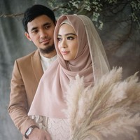 Sebelum resepsi pernikahan, mereka berdua sempat melakukan pemotretan bersama fotografer populer Diera Bachir. Foto-foto mereka pun viral. Foto: Dok. Diera Bachir