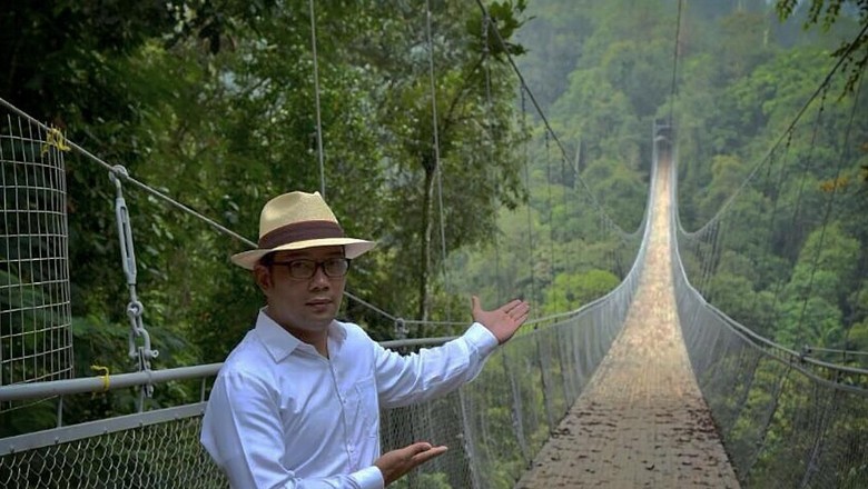 Ridwan Kamil Promosi Wisata Jembatan Gantung Situ Gunung