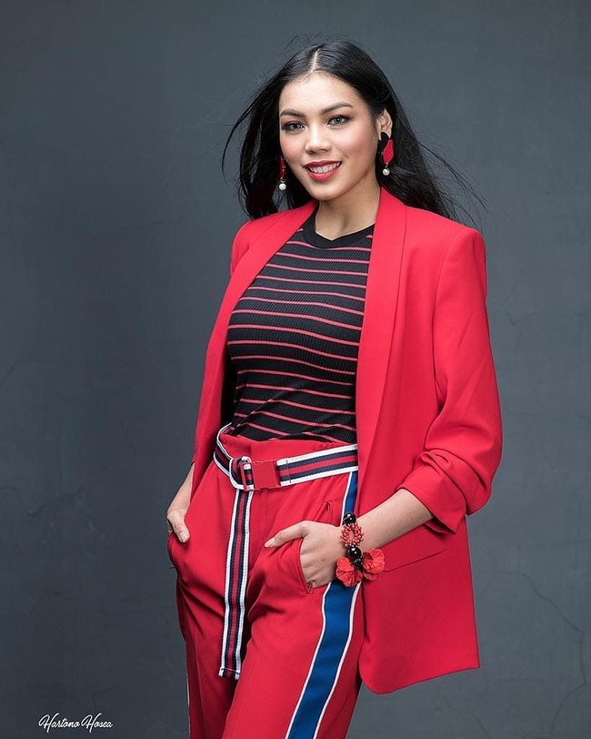 Wanita dengan tinggi 174cm itu sejak remaja kerap mengikuti ajang kecantikan. Dia merupakan juara unggulan Gadis Sampul 2012 dan menjadi pemenang runner up 1 Wajah Femina 2014.  Foto: dok. Instagram (@alya.nurshabrina)