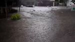Foto Banjir Malang : Mobil Terseret, Tanah Ambrol