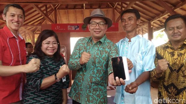 Di Kampung Digital Indramayu Bisa Atur Pakan Ikan Pakai Ponsel