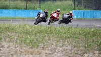 Motor ini memiliki spesifikasi yang sama seperti motor balap tunggangan Marc Marquez di MotoGP. Namun, motor ini lebih ramah dan legal untuk digunakan di jalan raya.