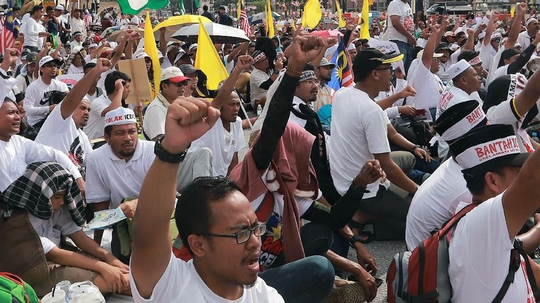 Politikus Senior Malaysia: Aksi 812 Sebuah Kemunduran Politikus Senior Malaysia: Aksi 812 Sebuah Kemunduran