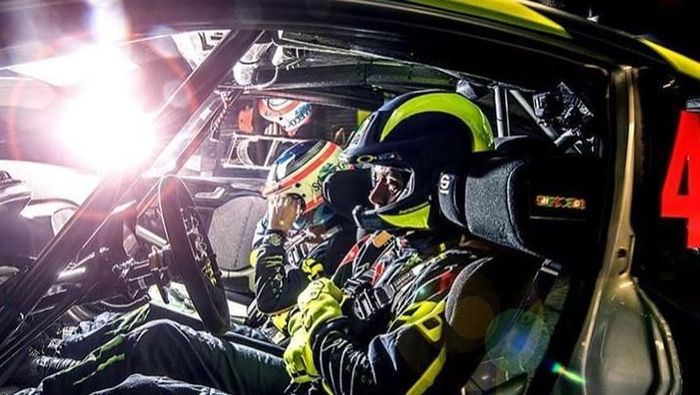 Aksi Valentino Rossi mengikuti Reli Monza dan kemudian jadi juara (Instagram @valentinorossi46_) Aksi Valentino Rossi mengikuti Reli Monza dan kemudian jadi juara (Instagram @valentinorossi46_)