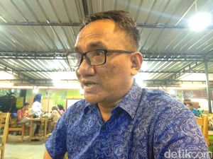 Andi Arief: Rumah Saya Digeruduk Mobil Polda, Mohon Hentikan Pak Presiden!