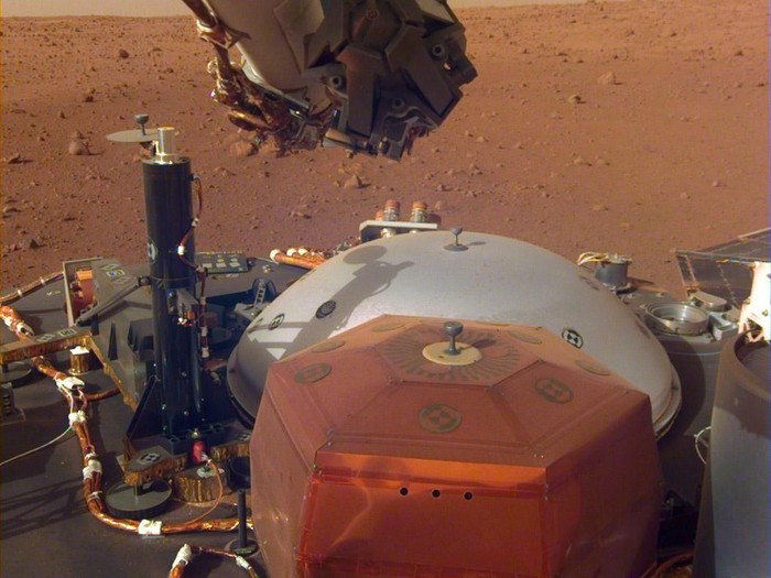 Robot InSight di permukaan Mars. Foto: NASA/JPL-Caltech Robot InSight di permukaan Mars. Foto: NASA/JPL-Caltech