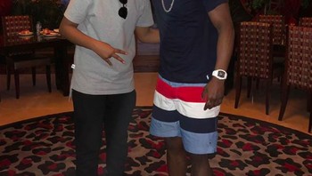 Menemui salah satu idolanya, petinju tenar Floyd Mayweather. Foto: Instagram