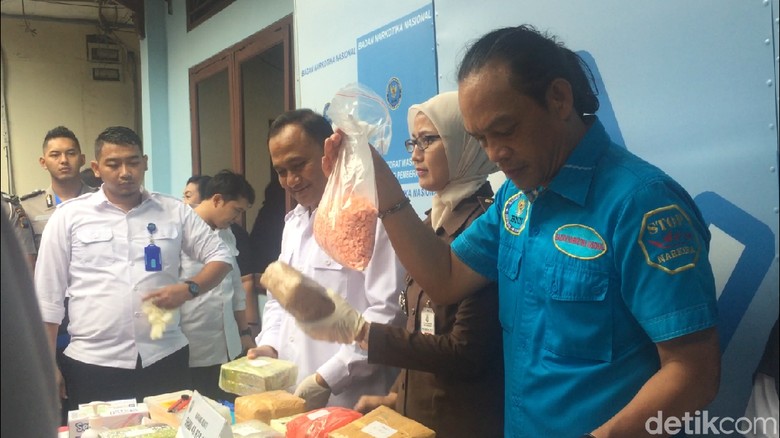 BNN Musnahkan 229 Kg Ganja dan 48 Kg Sabu BNN Musnahkan 229 Kg Ganja dan 48 Kg Sabu