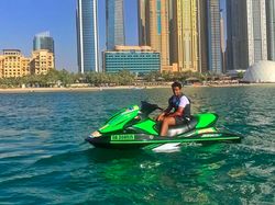 Gaya Tajir Melintir ala Instagrammer Remaja dari Dubai