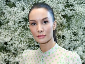 Kesedihan Nadya Hutagalung Rayakan Natal Tanpa Ibu