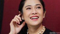 Wajah manisnya membuat para pria luluh dan jatuh hati kepadanya. Pool/Ismail/detikFoto.