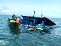 Kapal Hancur Tertabrak Kapal Kargo Hongkong, 8 Nelayan Aceh Selamat-2 Hilang