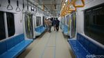 Mengintip Kerennya Interior MRT Jakarta