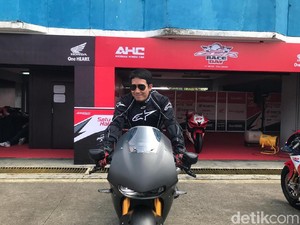 Desta Ketagihan Geber Motor MotoGP di Sentul