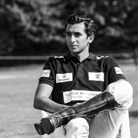 Pacho adalah seorang pemain polo profesional, mengikuti jejak kakeknya, Maharaja Bhawani Singh dan kakek buyutnya, His Highness Maharaja Man Singh II. Foto: Dok. Instagram @pachojaipur