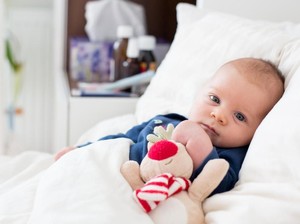 6 Langkah Sederhana Mengatasi Napas Bayi Berbunyi Grok-grok