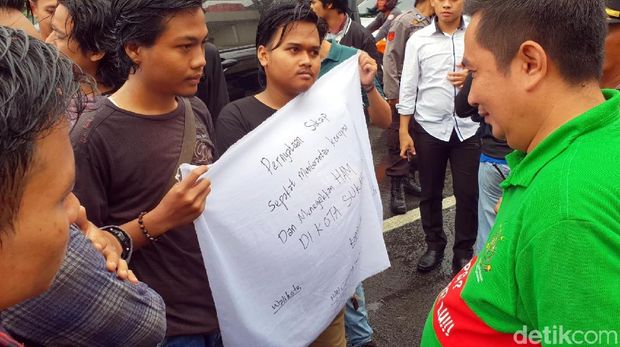Demo, Mahasiswa di Sukabumi Tuntut Transparansi Penanganan Korupsi