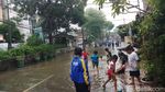 Potret Banjir yang Sempat Lumpuhkan Jalan Kemang Utara 9 Jaksel