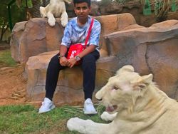 Gaya Tajir Melintir ala Instagrammer Remaja dari Dubai