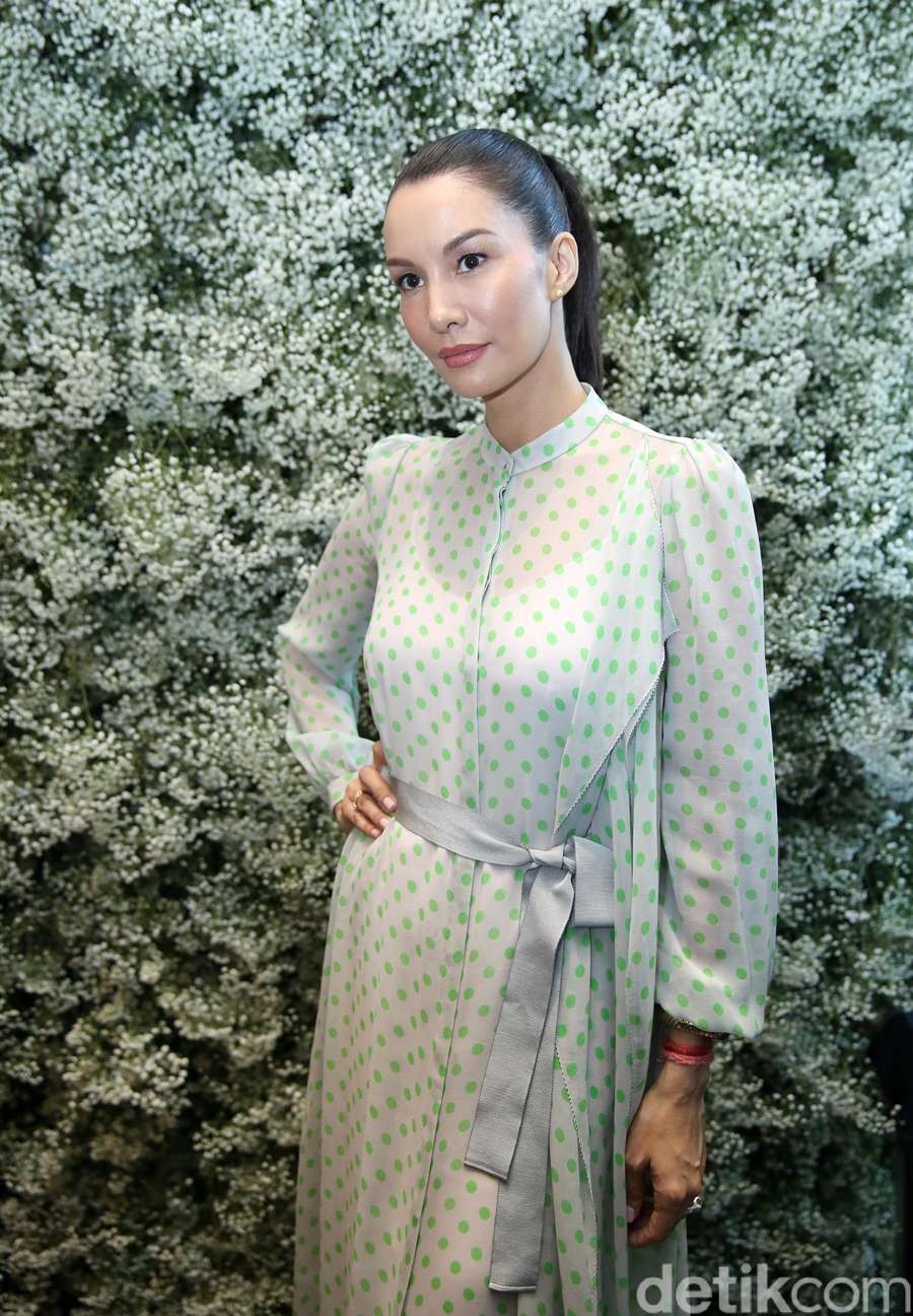 Cerita Fase Kehidupan Nadya Hutagalung di 'Walk With Me'