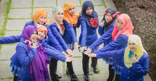 Hijab tak lagi jadi halangan untuk melakukan hobi. Tak terkecuali jadi cosplayer. Beberapa hijabers di Malaysia menyeriusi kegemarannya itu hingga jadi viral di media sosial. Foto: Istimewa