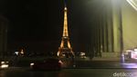 Intip Dulu Potret Menara Eiffel Sebelum Dicat Keemasan