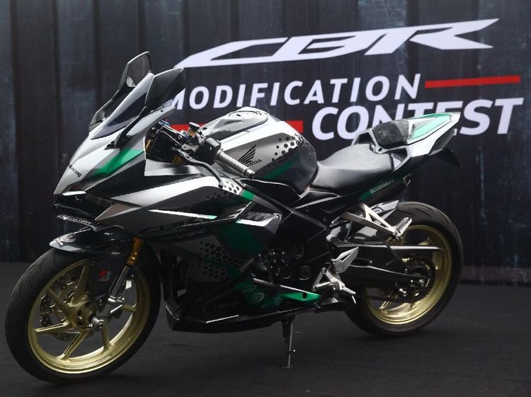 Hasil Modifikasi Honda CBR250RR yang Kelirnya Mirip HP Xiaomi