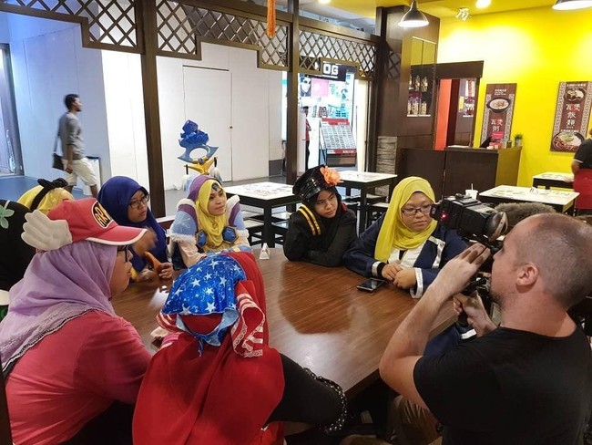 Selain aktif menjadi cosplayer, Saakira juga aktif mengikuti berbagai acara. Tak hanya sebagai peserta, ia pun hadir sebagai narasumber. Salah satunya saat acara workshop DIY membuat kostum beberapa waktu lalu di Malaysia. Foto: Istimewa